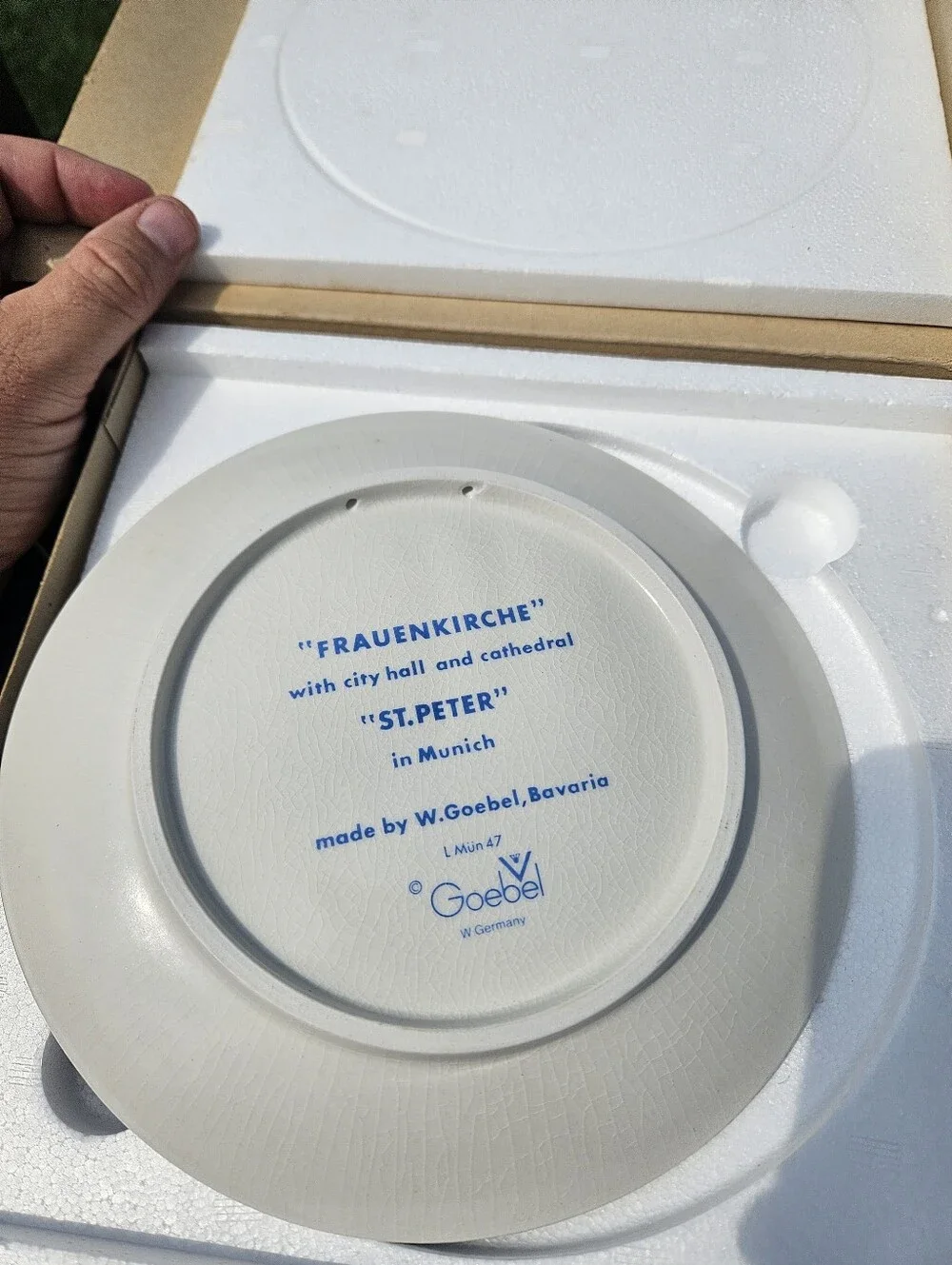 VINTAGE 1972 MUNICH OLYMPICS PLATE GOEBEL GERMANY MUNCHEN 3d EFFECT BLUE W/ BOX